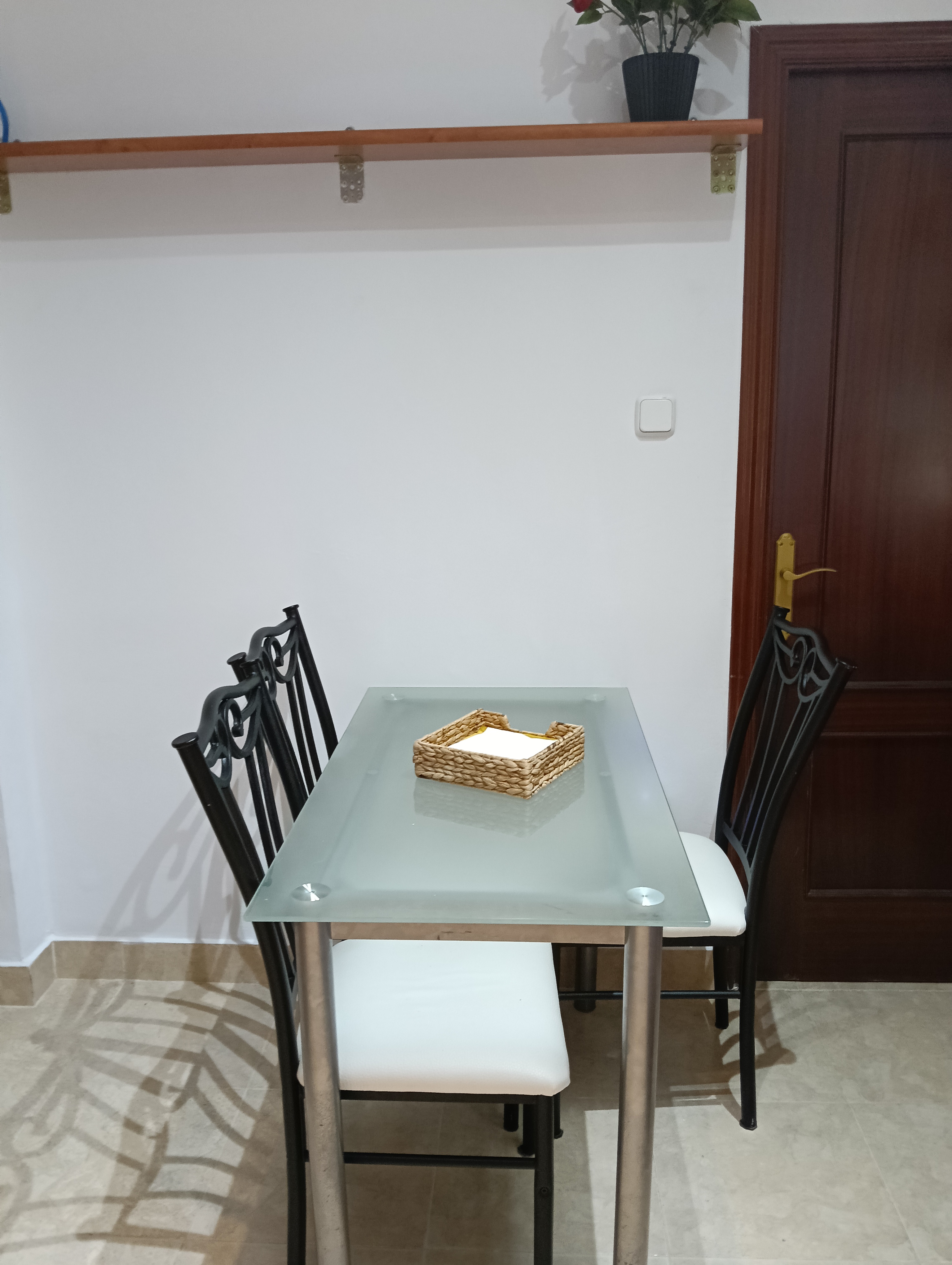 Mesa y sillas