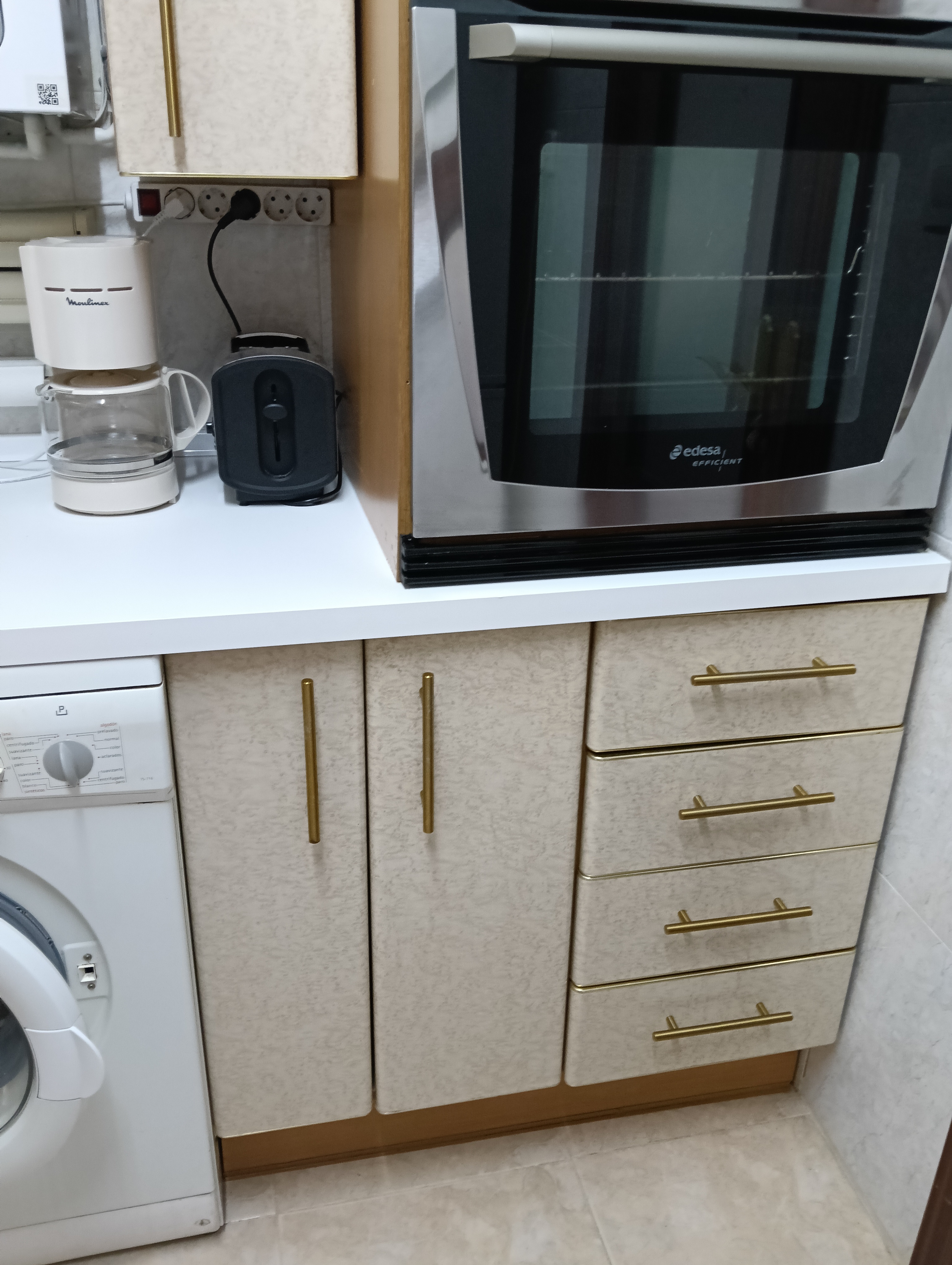 Horno, tostadora y cafetera