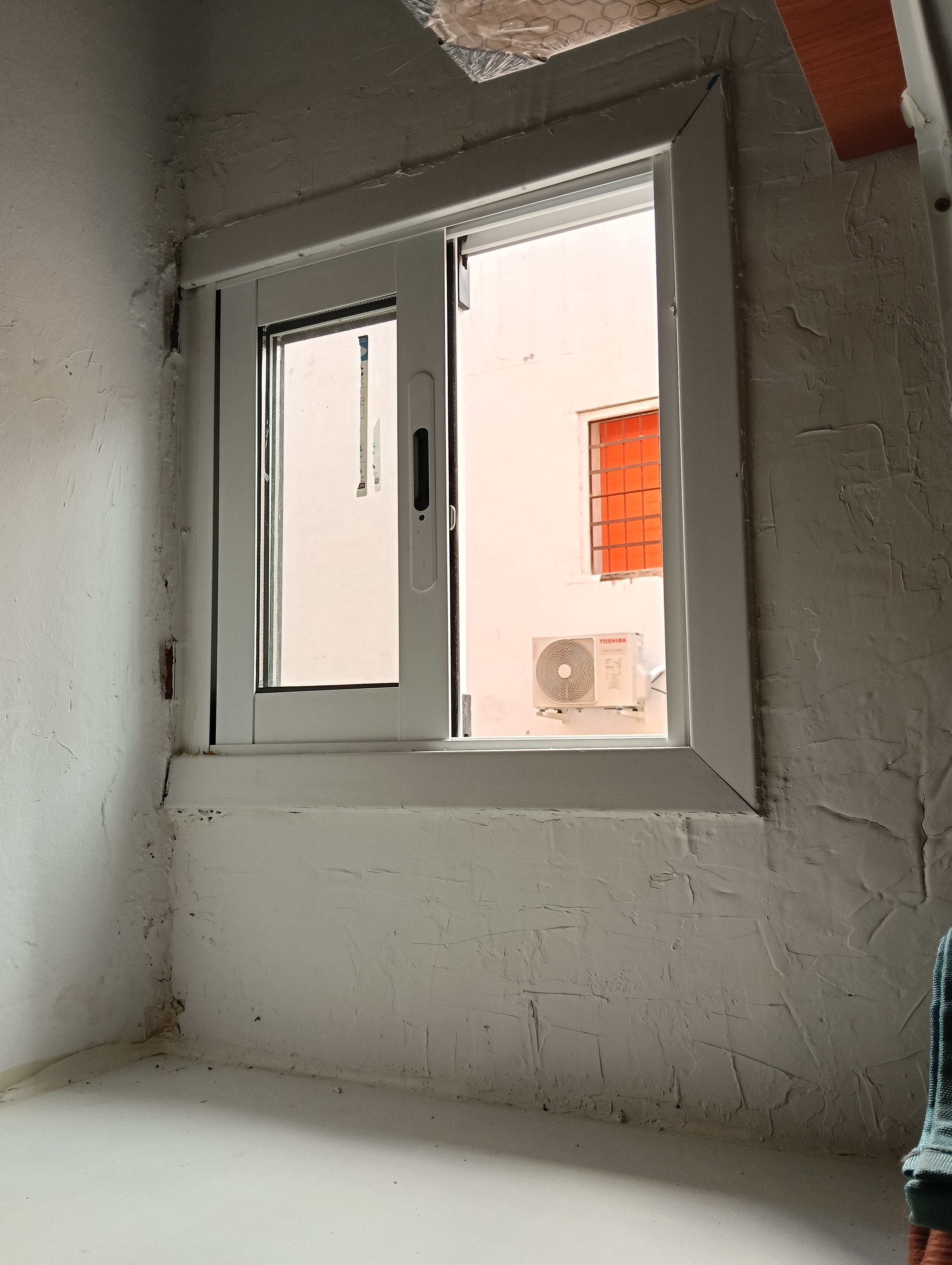 Ventana en el trastero 