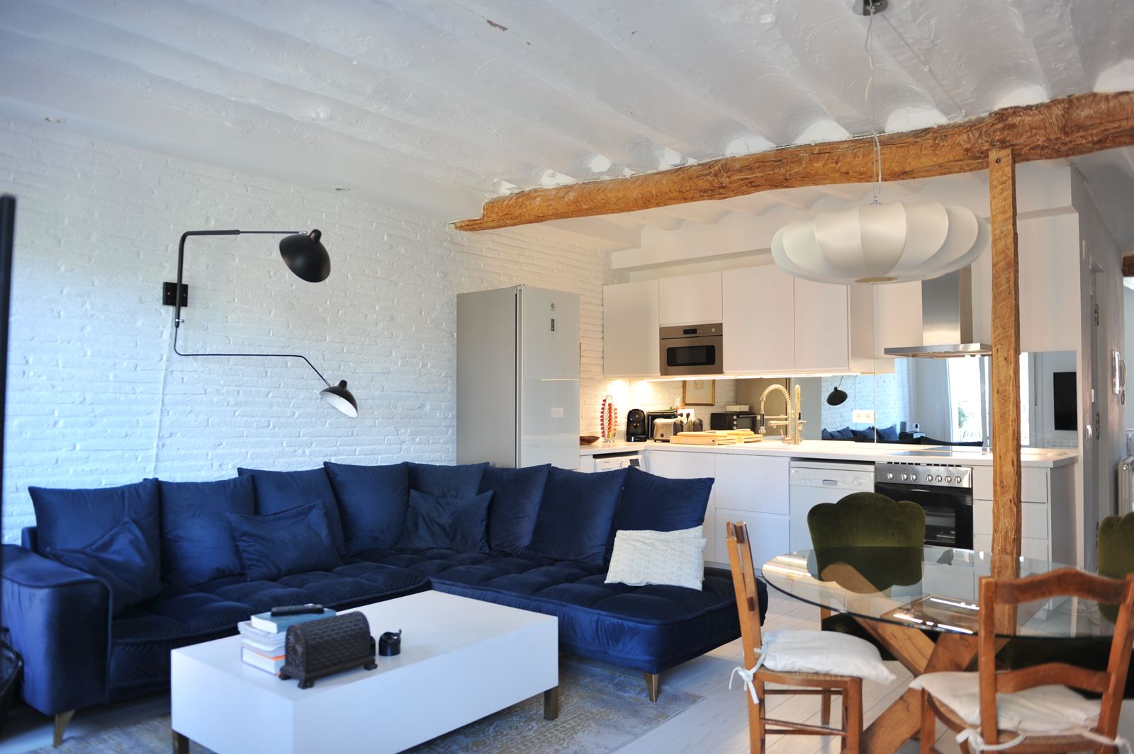 Salón con cocina integrada